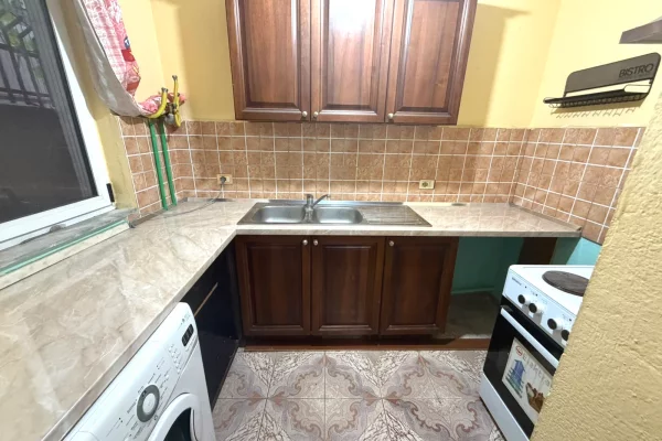 Shtepi me qera Shtepi Private ne Tirane, 2+1, Mobilimi E mobiluar, Pagesa 60,000  Leke.