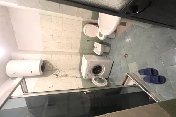 Shtepi me qera Apartament ne Tirane, 2+1, Mobilimi E mobiluar, Pagesa 50,000  Leke.