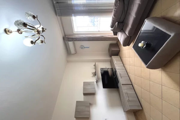 Shtepi me qera Apartament ne Tirane, 2+1, Mobilimi E mobiluar, Pagesa 50,000  Leke.