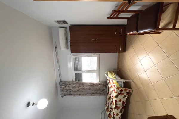 Shtepi me qera Apartament ne Tirane, 2+1, Mobilimi E mobiluar, Pagesa 50,000  Leke.