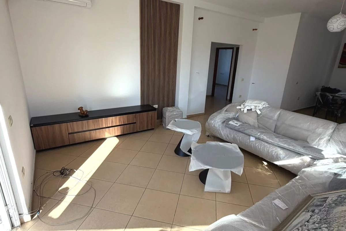 Shtepi me qera Shtepi Private ne Tirane, 3+1, Mobilimi Pjeserisht e mobiluar, Pagesa 50,000  Leke.