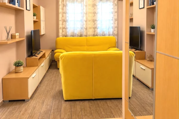 Shtepi me qera Apartament ne Tirane, 2+1, Mobilimi E mobiluar, Pagesa 70,000  Leke.