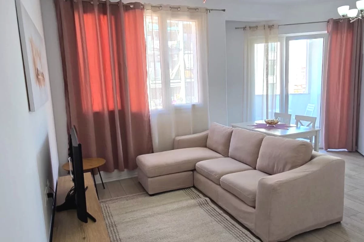 Shtepi me qera Apartament ne Tirane, 2+1, Mobilimi E mobiluar, Pagesa 60,000  Leke.