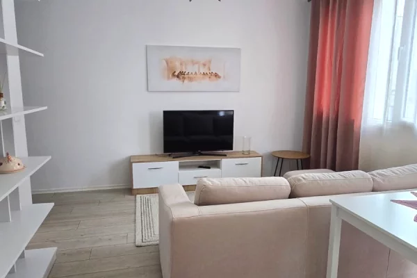 Shtepi me qera Apartament ne Tirane, 2+1, Mobilimi E mobiluar, Pagesa 60,000  Leke.