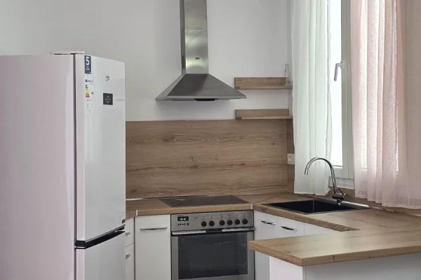 Shtepi me qera Apartament ne Tirane, 2+1, Mobilimi E mobiluar, Pagesa 60,000  Leke.