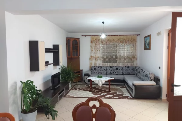 Casa privata/Indipendente in affitto a Tirana 2+1, Arredato