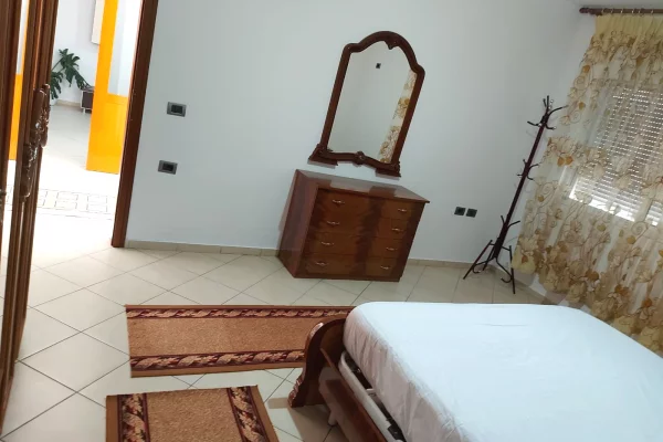 Casa privata/Indipendente in affitto a Tirana 2+1, Arredato