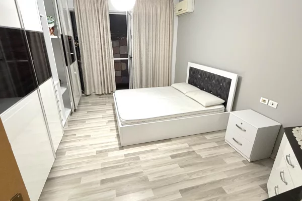 Shtepi me qera Apartament ne Tirane, 2+1, Mobilimi E mobiluar, Pagesa 55,000  Leke.