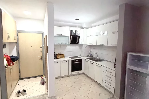 Shtepi me qera Apartament ne Tirane, 2+1, Mobilimi E mobiluar, Pagesa 55,000  Leke.