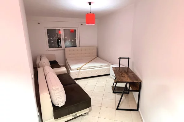 Shtepi me qera Apartament ne Tirane, 2+1, Mobilimi E mobiluar, Pagesa 55,000  Leke.