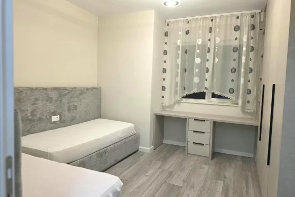 Shtepi me qera Apartament ne Tirane, 2+1, Mobilimi E mobiluar, Pagesa 75,000  Leke.