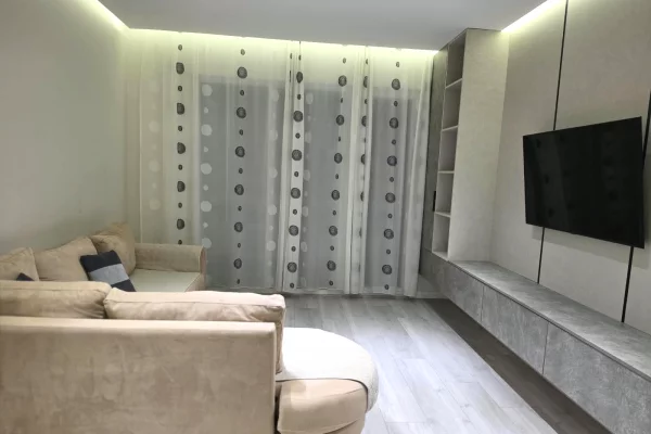 Shtepi me qera Apartament ne Tirane, 2+1, Mobilimi E mobiluar, Pagesa 75,000  Leke.