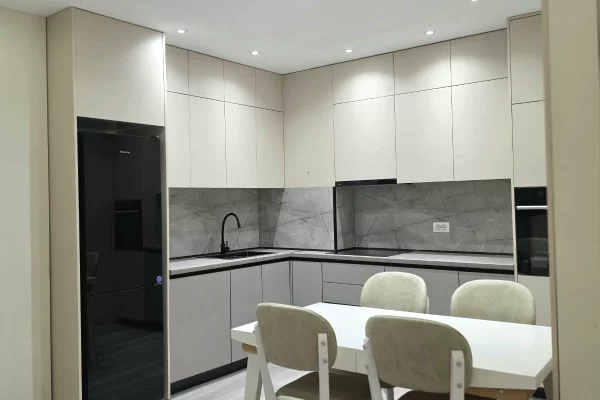Shtepi me qera Apartament ne Tirane, 2+1, Mobilimi E mobiluar, Pagesa 75,000  Leke.