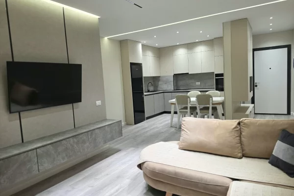 Jepet me qira 2+1+parkim Tek E88 Laprake 750 mije leke