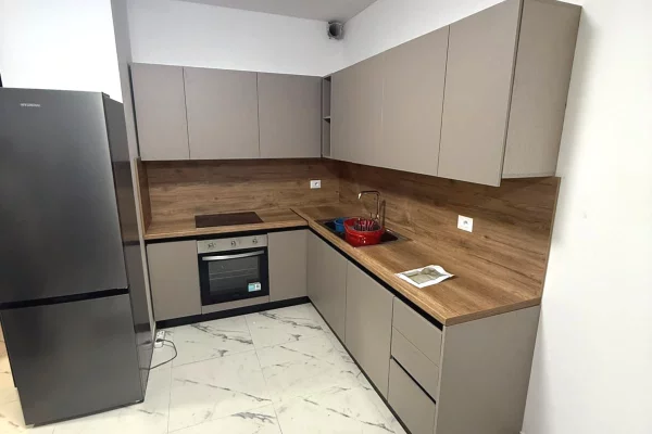 Shtepi me qera Apartament ne Tirane, 1+1, Mobilimi E mobiluar, Pagesa 60,000  Leke.