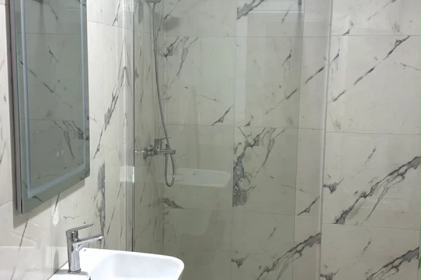 Shtepi me qera Apartament ne Tirane, 1+1, Mobilimi E mobiluar, Pagesa 60,000  Leke.