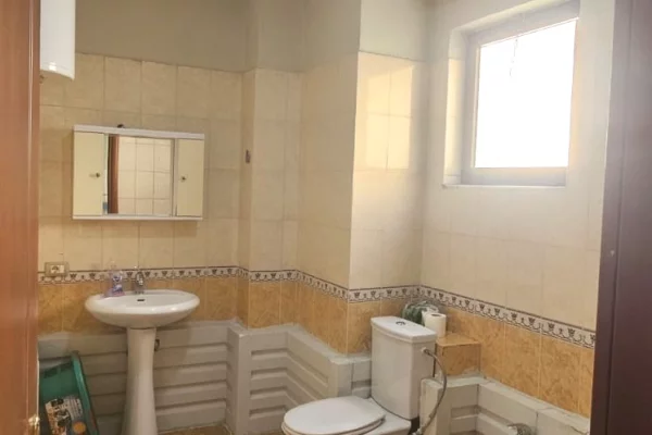 Appartamento in affitto a Tirana 2+1, Arredato