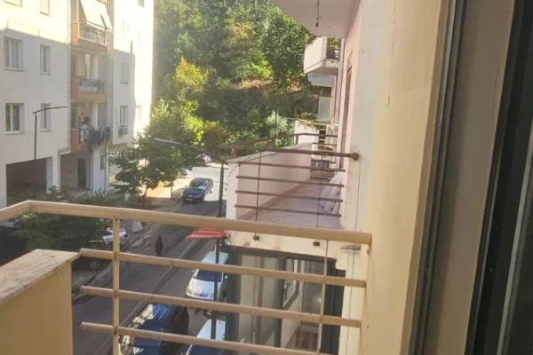 Appartamento in affitto a Tirana 2+1, Arredato