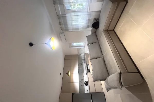 Shtepi me qera Apartament ne Tirane, 2+1, Mobilimi E mobiluar, Pagesa 60,000  Leke.