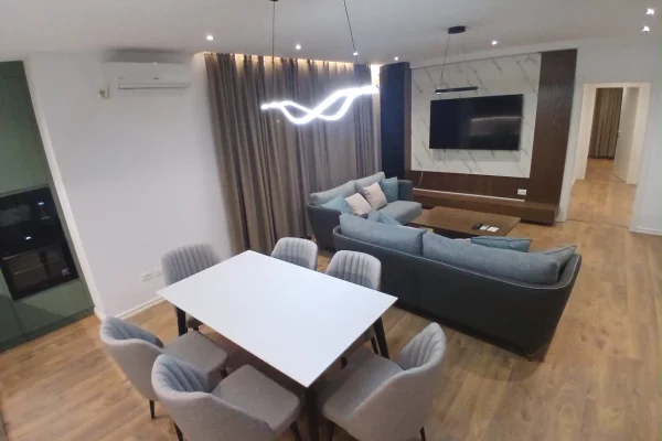 Shtepi me qera Apartament ne Tirane, 2+1, Mobilimi E mobiluar, Pagesa 80,000  Leke.