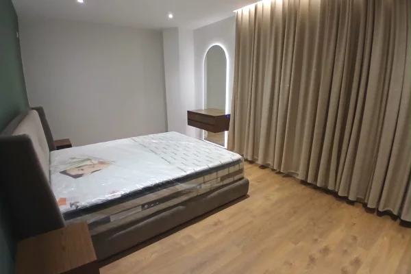 Shtepi me qera Apartament ne Tirane, 2+1, Mobilimi E mobiluar, Pagesa 80,000  Leke.