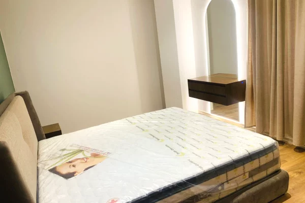 Shtepi me qera Apartament ne Tirane, 2+1, Mobilimi E mobiluar, Pagesa 80,000  Leke.