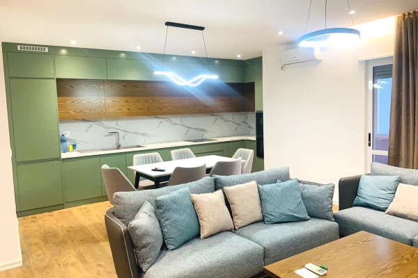 Shtepi me qera Apartament ne Tirane, 2+1, Mobilimi E mobiluar, Pagesa 80,000  Leke.