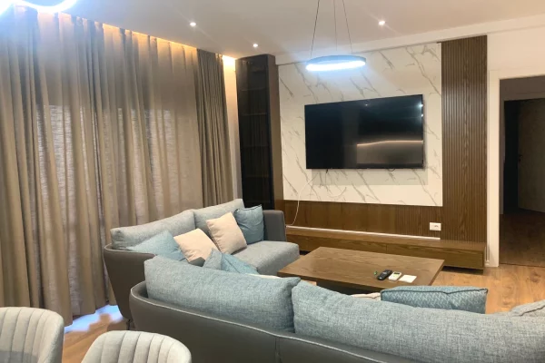 Shtepi me qera 2+1 ne Tirane - 80,000 Leke