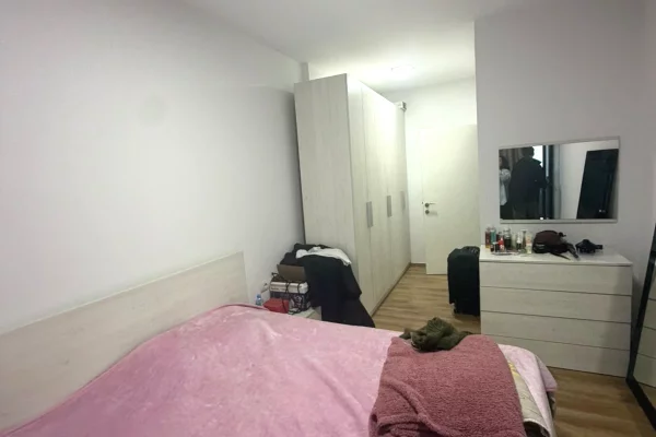 Shtepi me qera Apartament ne Tirane, 1+1, Mobilimi E mobiluar, Pagesa 60,000  Leke.