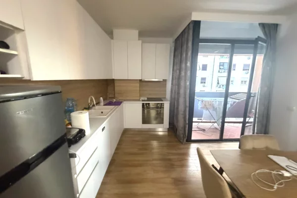 Shtepi me qera Apartament ne Tirane, 1+1, Mobilimi E mobiluar, Pagesa 60,000  Leke.
