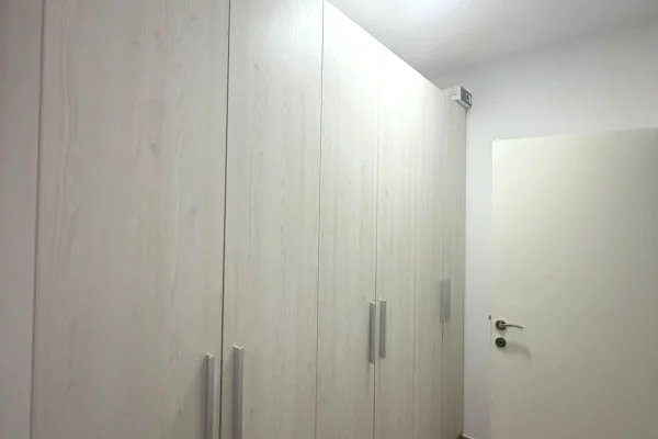 Shtepi me qera Apartament ne Tirane, 1+1, Mobilimi E mobiluar, Pagesa 60,000  Leke.