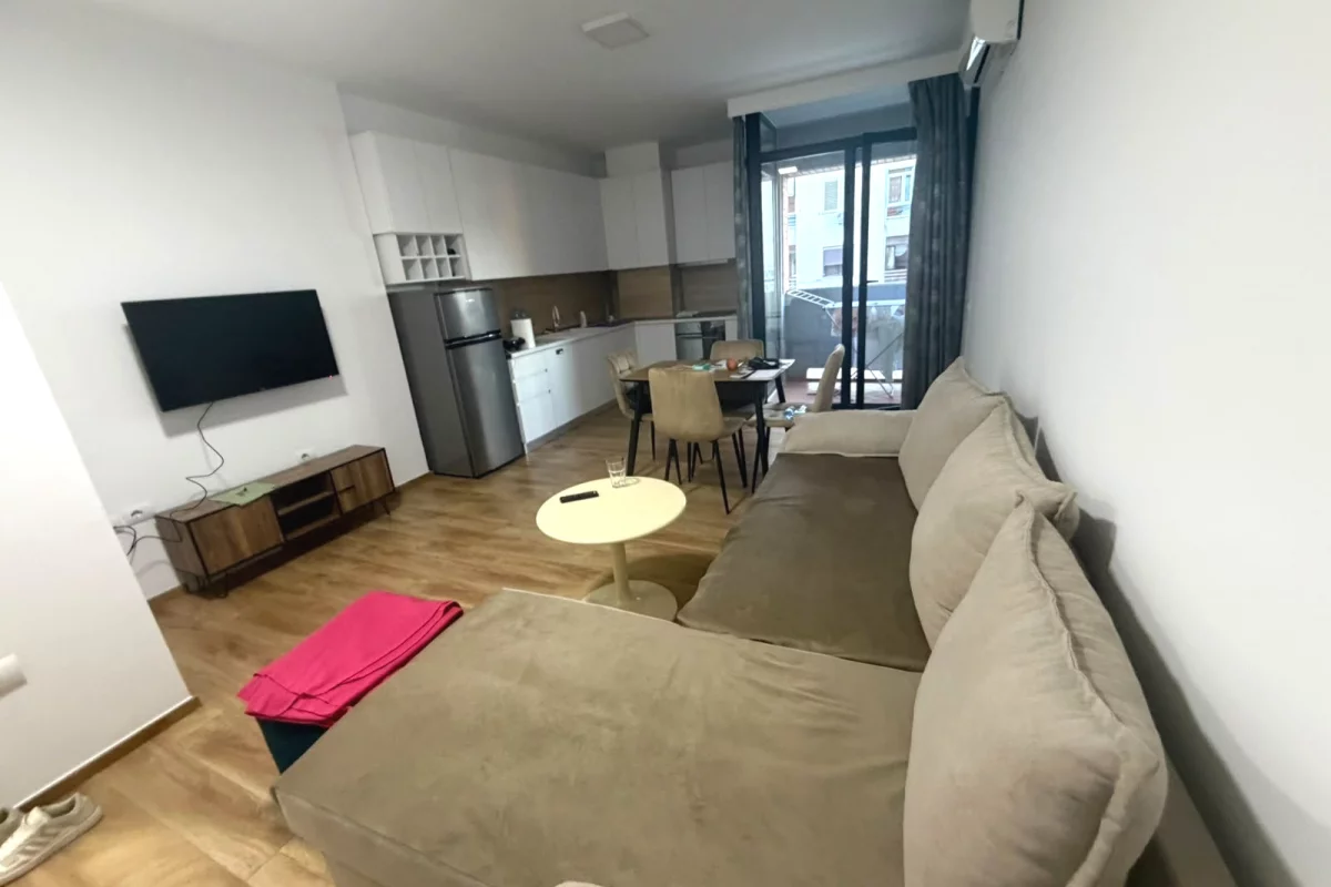 Shtepi me qera Apartament ne Tirane, 1+1, Mobilimi E mobiluar, Pagesa 60,000  Leke.