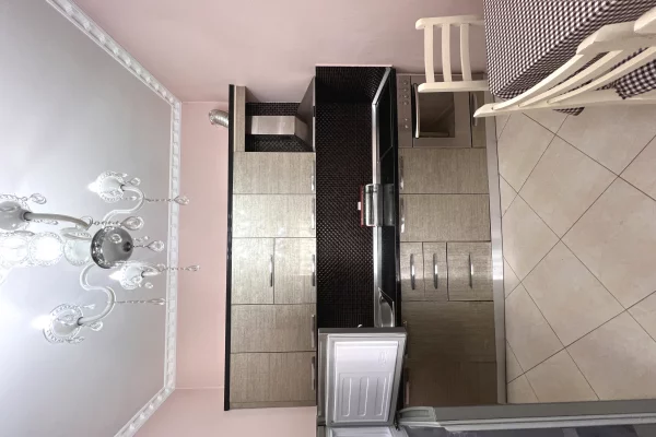 Shtepi me qera Apartament ne Tirane, 1+1, Mobilimi E mobiluar, Pagesa 45,000  Leke.