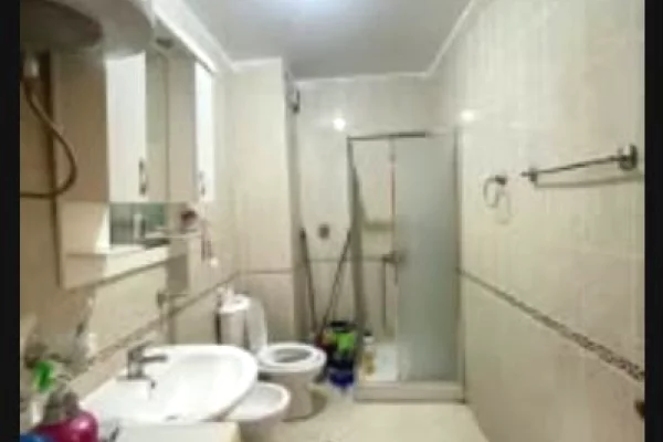 Shtepi me qera Apartament ne Tirane, 1+1, Mobilimi E mobiluar, Pagesa 50,000  Leke.