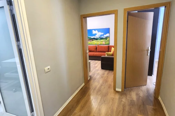 Shtepi me qera Apartament ne Tirane, 1+1, Mobilimi E mobiluar, Pagesa 60,000  Leke.