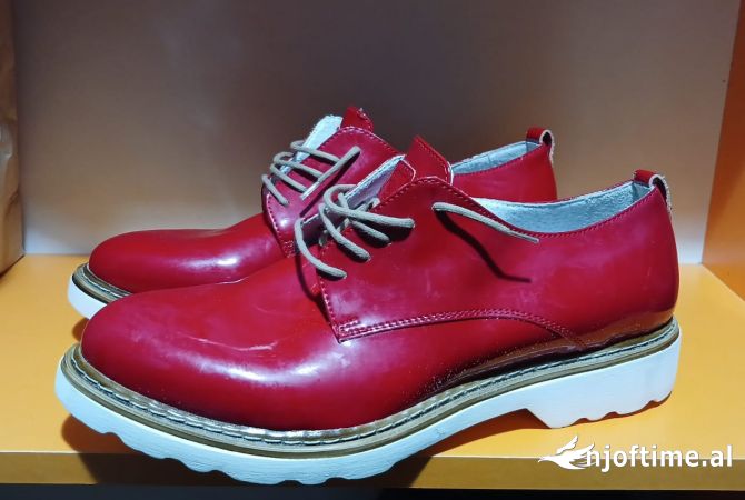 Veshje dhe Aksesor per te Rritur ne Tirane - 45 Euro