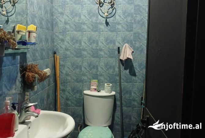 Ambiente Commerciale in Affitto 1+1 a Tirana - 500 Euro