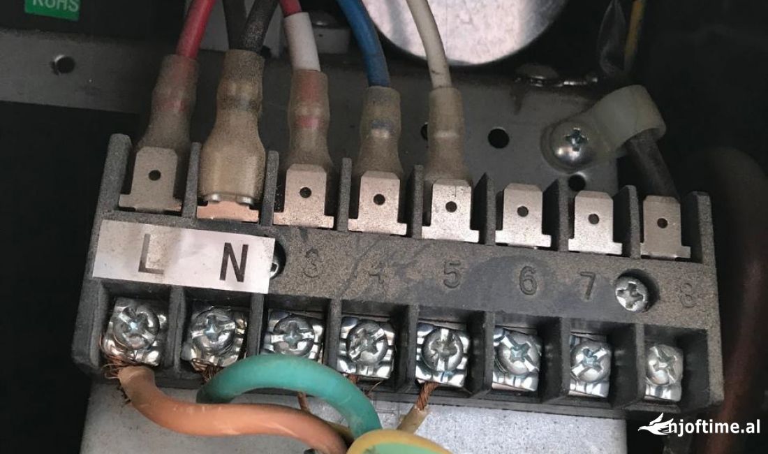 usta bojaxhi elektrike 