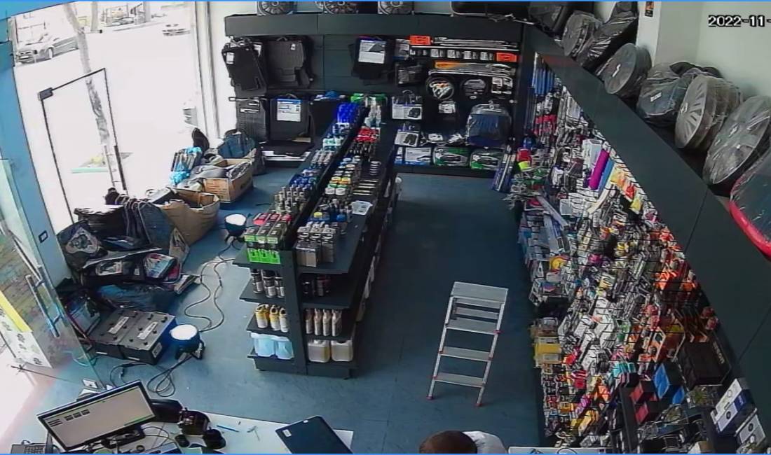 Rafte metalike per dyqane