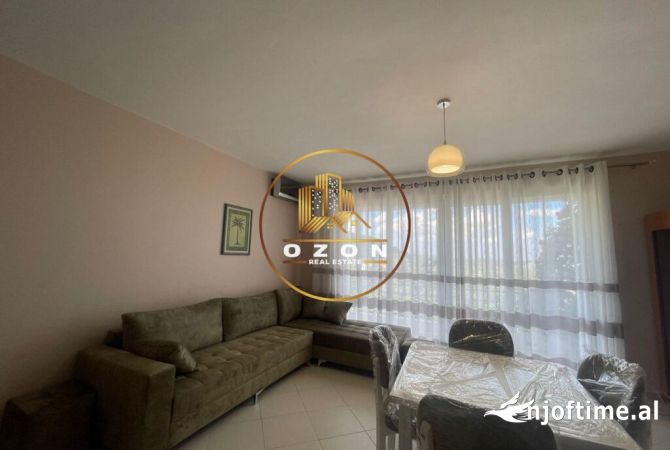 Shtepi me qera Apartament ne Tirane, 2+1, Mobilimi E mobiluar, Pagesa 1,000  Euro.