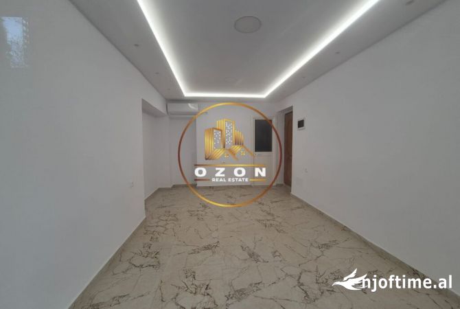 Ambiente Commerciale in Vendita 1+1 a Tirana - 150,000 Euro
