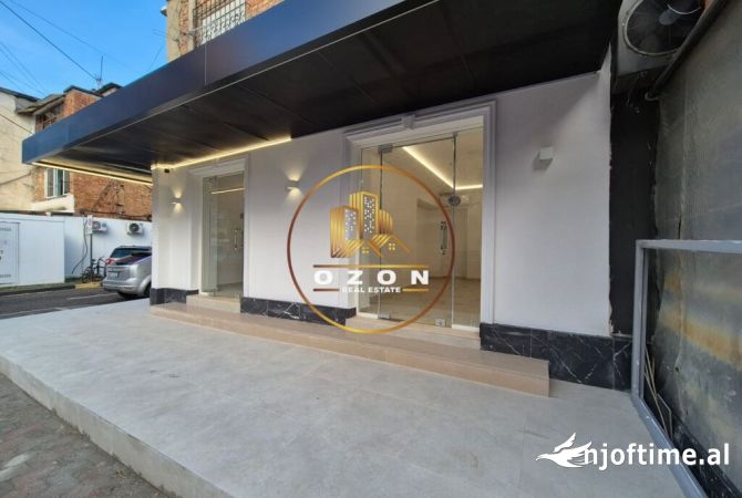 Ambiente Commerciale in Vendita 1+1 a Tirana - 150,000 Euro