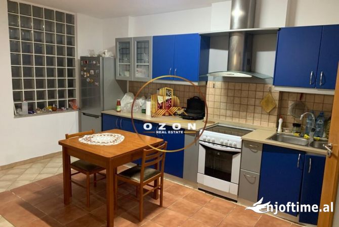 Shtepi ne shitje Apartament ne Tirane, 2+1, Mobilimi E mobiluar, Pagesa 325,000  Euro.