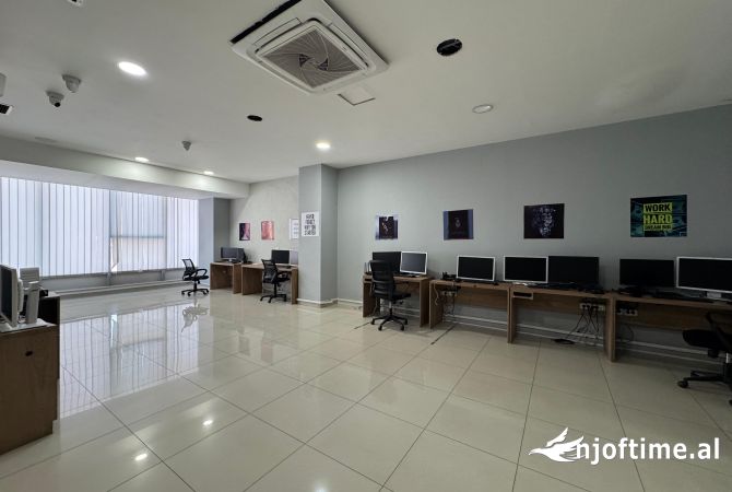 Ambient biznesi ne shitje 3+1 ne Tirane - 750,000 Euro