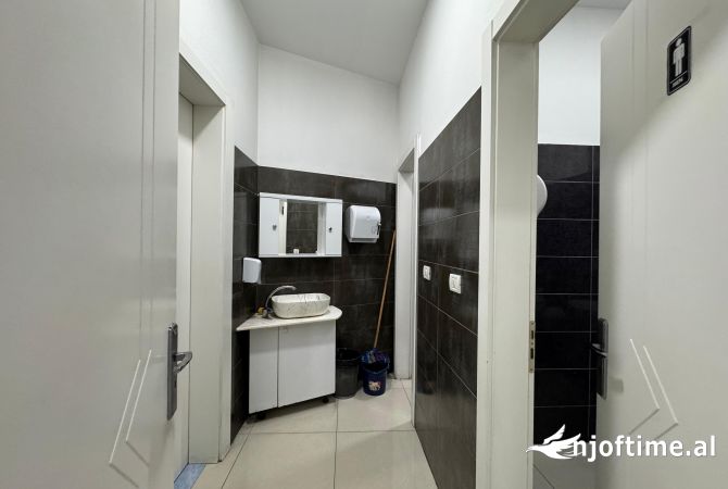 OKAZION-Njesi Tregtare dhe Garazh per shitje ne Astir!