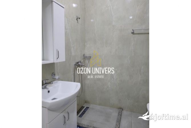 Appartamento in affitto a Tirana 1+1, Vuoto