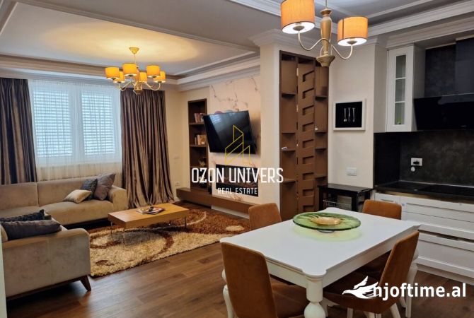 Appartamento in vendita a Tirana 1+1, Arredato