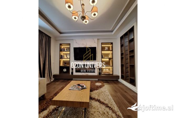 Appartamento in vendita a Tirana 1+1, Arredato