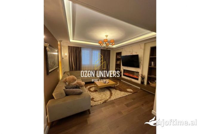 Appartamento in vendita a Tirana 1+1, Arredato