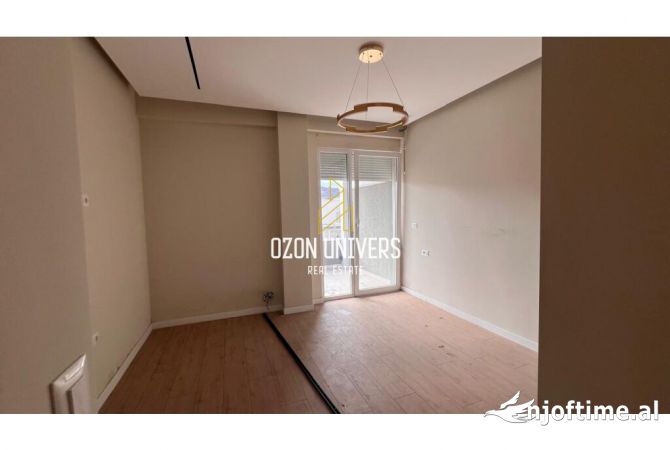 Shtepi ne shitje Apartament ne Tirane, 2+1, Mobilimi Bosh, pa mobiluar, Pagesa 321,000  Euro.